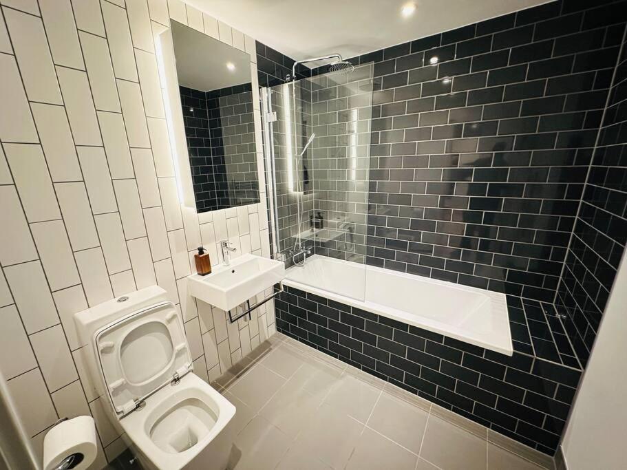 Spacious Modern 1 Bed Apartment. Londýn Exteriér fotografie